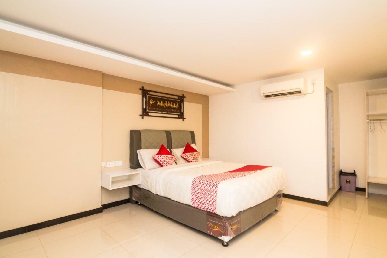 Oyo 1223 Hotel Bahari Batam Exterior photo
